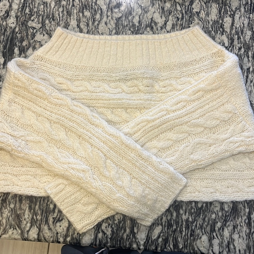 Crop top sweater